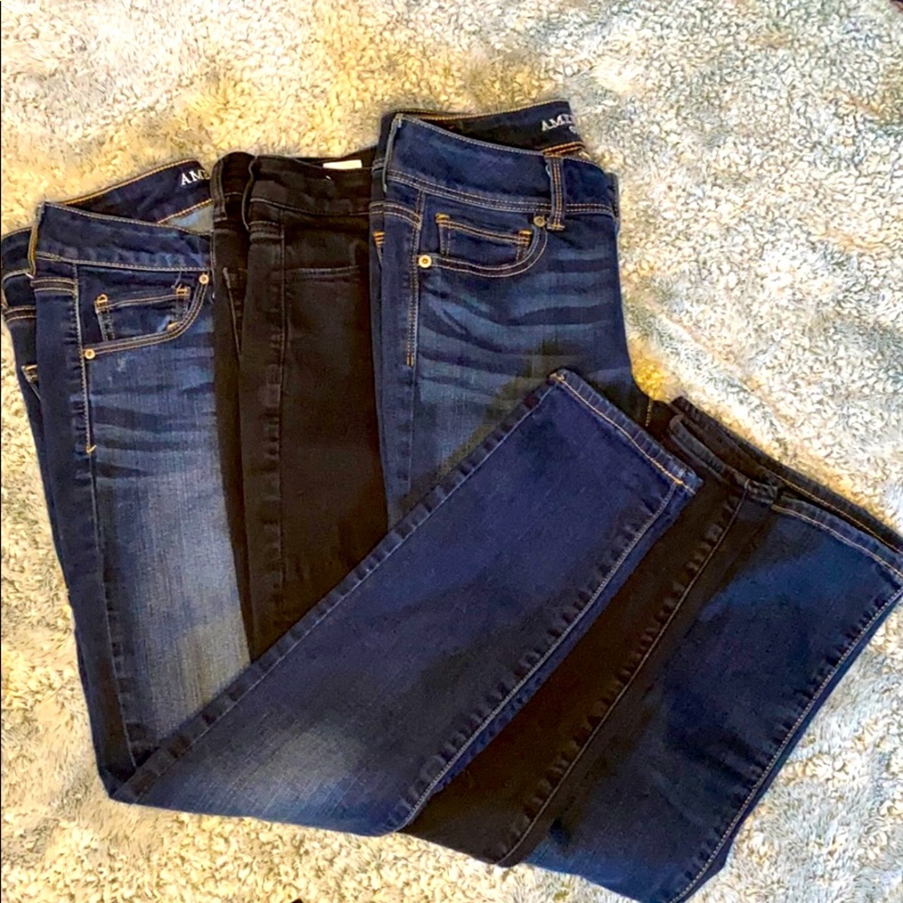 Lot of American eagle jeans